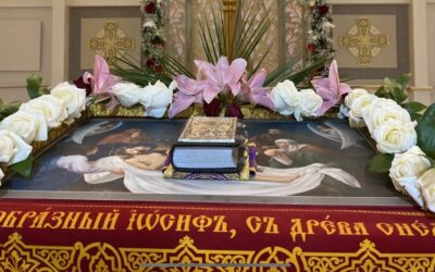 Готовимся к ночному богослужению на Пасху.