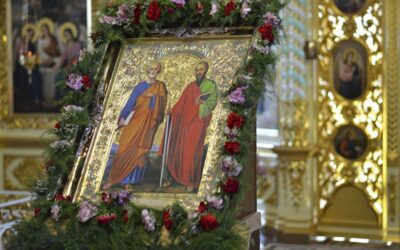 12 июля (воскресенье)-славных и всехвальных первоверховных апостолов Петра и Павла.